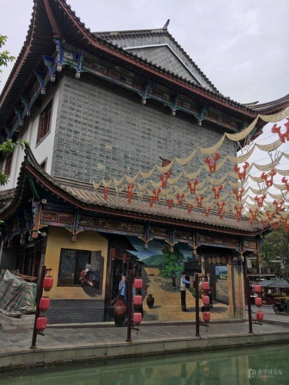 统一科技石英砖常价直销仿石材陶瓷PC砖的特性与应用价值